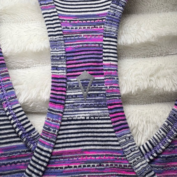 5 for 20$ Ivivva Fitted Sleeveless Racerback Tank Top Pink Stripes Girls Size 12 - Picture 4 of 6